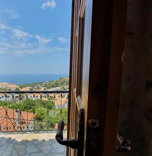 Roots アパート *